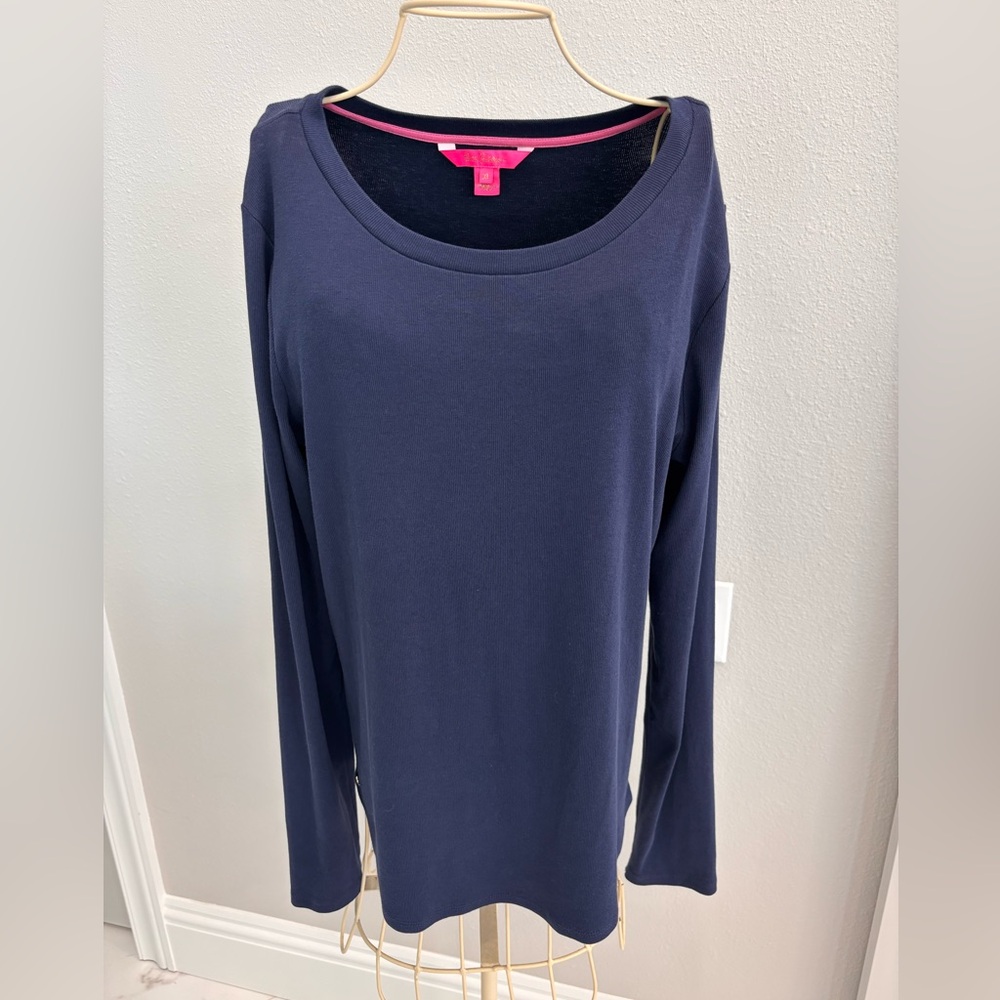 Lilly Pulitzer Long Sleeve, Heavy, Navy Blue Tee in Size XL